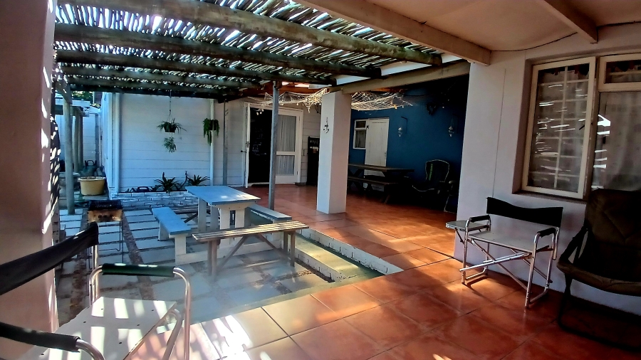 4 Bedroom Property for Sale in Sandbaai Western Cape